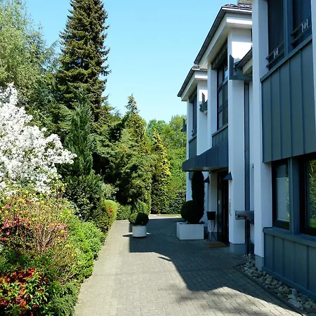 Appartementhaus Dr Domberg 1 *